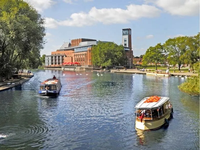 Dạo thuyền trên sông Avon- Stratford Upon Avon