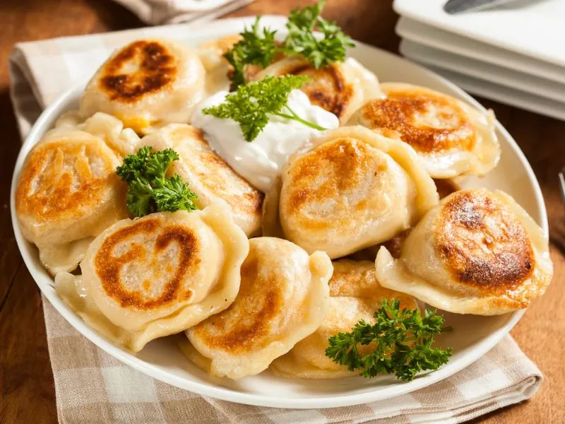 Pierogi là món bánh bao nhân nổi tiếng bậc nhất