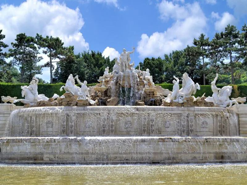 Đài phun nước Neptune