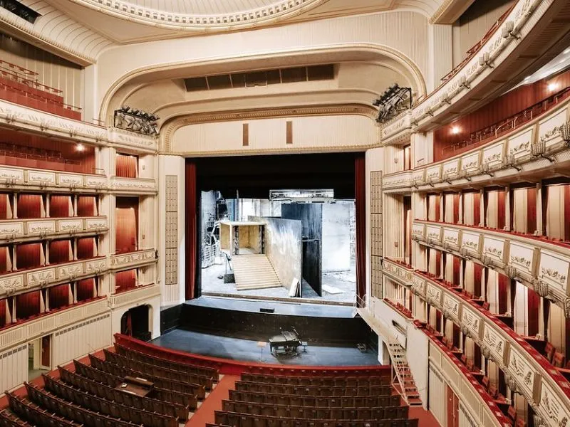 bên trong Nhà hát Vienna State Opera
