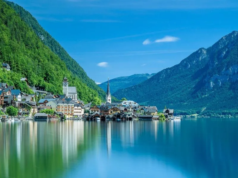 Hallstätter See - Hồ nước tuyệt đẹp làm say lòng du khách ở Áo
