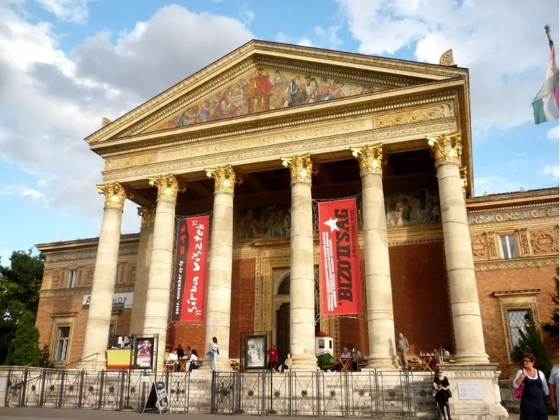 Cung điện Nghệ thuật (Műcsarnok)