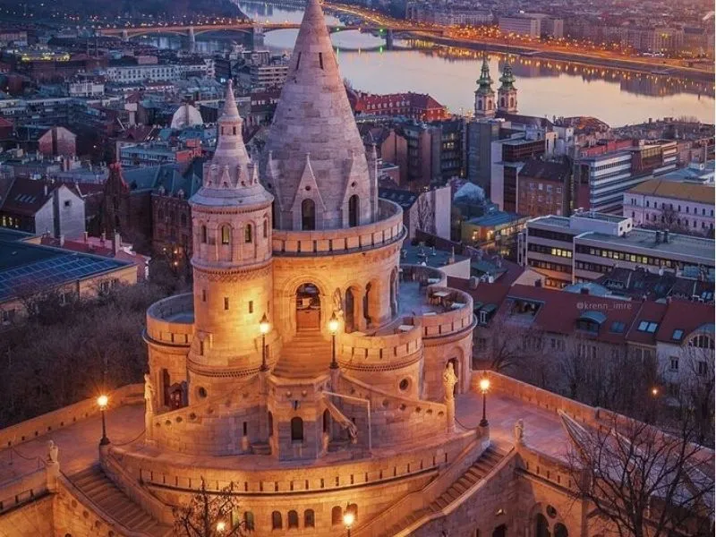 Pháo đài Fisherman Bastion&nbsp;về đêm