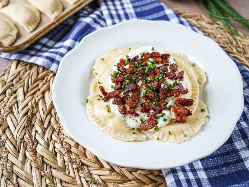 Bryndzové pirohy - Bánh bao phô mai cừu đặc trưng ở Zilina
