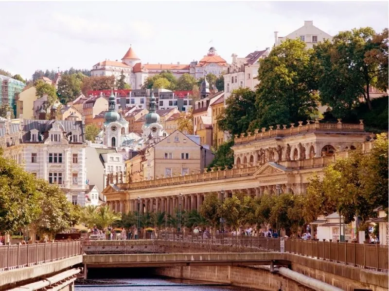 Karlovy Vary - Trung tâm suối khoáng nóng của châu Âu