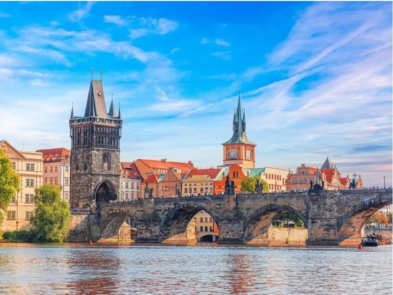 Cầu Karl với kiến trúc độc đáo ở Praha