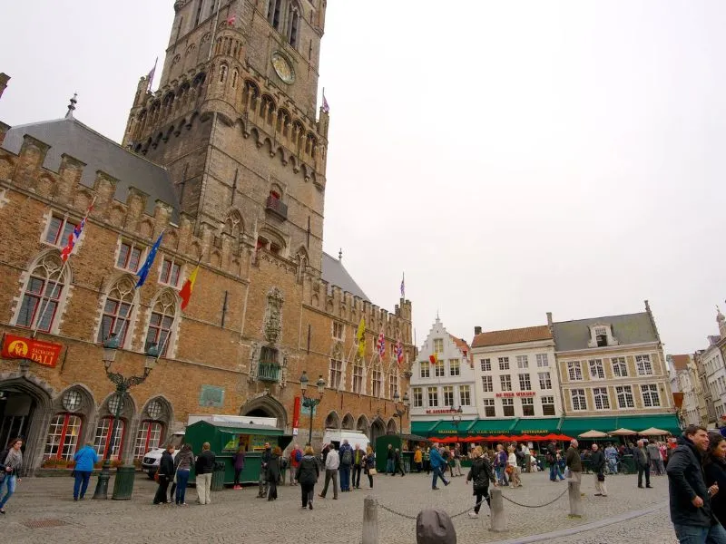 Quảng trường Markt ở Bruges