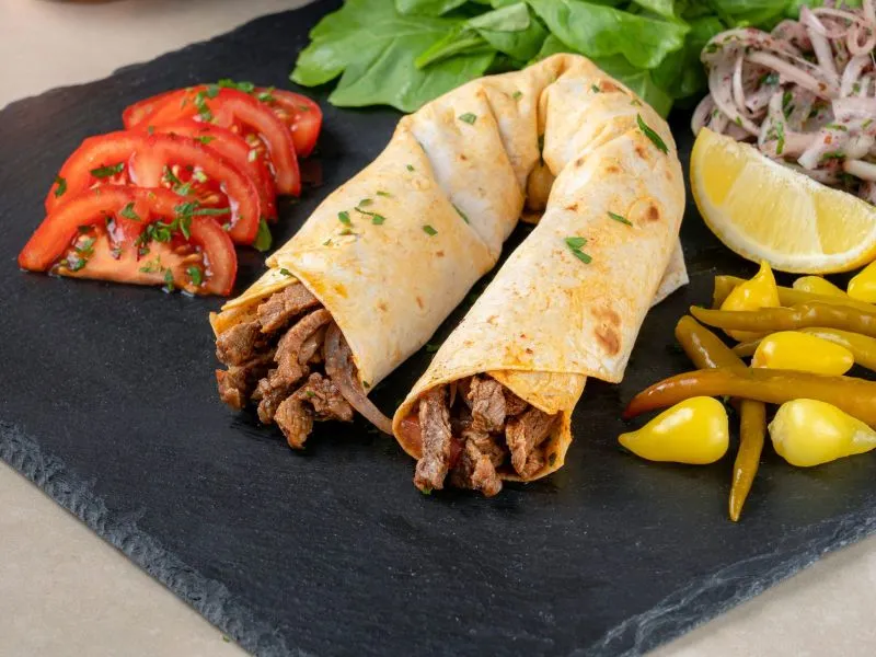 Dürüm là một loại bánh wrap quen thuộc