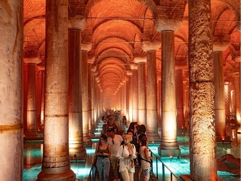 Basilica Cistern - Cung điện ngầm