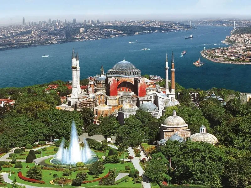 Nhà Thờ Hagia Sophia - Biểu tượng văn hóa của Istanbul