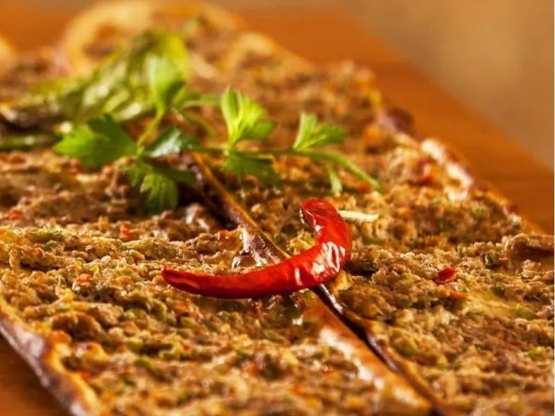 Món Etli ekmek nổi tiếng