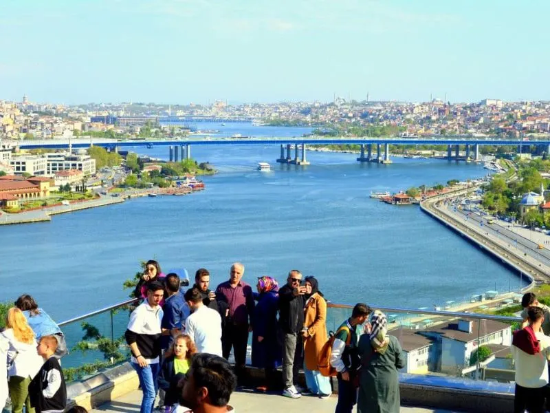 Nên tham quan đồi Pierre Loti vào mùa xuân và thu