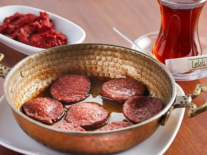 Sucuk - Xúc xích cay đặc sản
