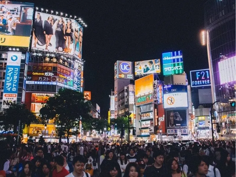 Cuộc sống về đêm và giải trí ở Shibuya Crossing