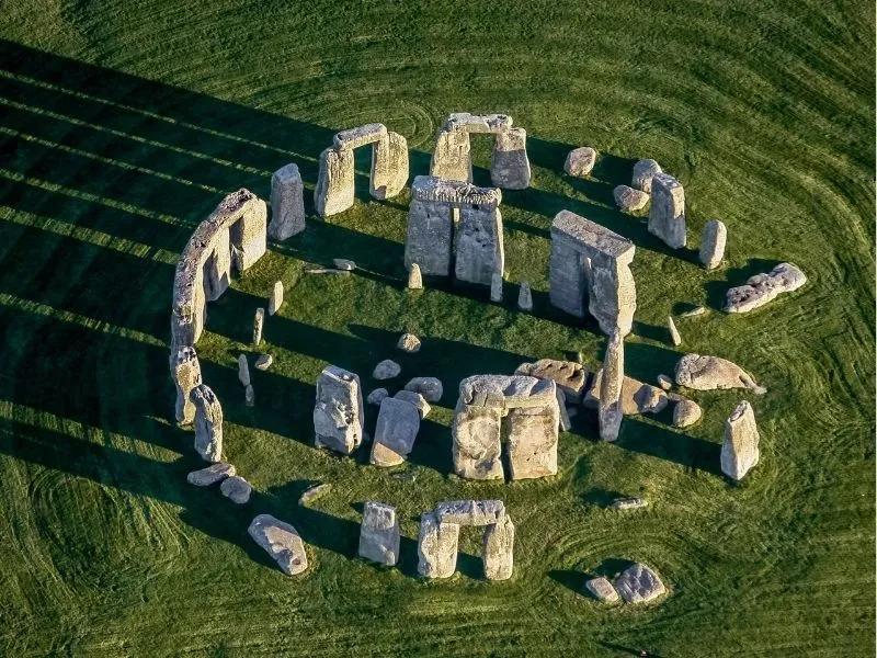 Vòng tròn đá Stonehenge - Khám phá bí ẩn chưa giải mã tại Anh