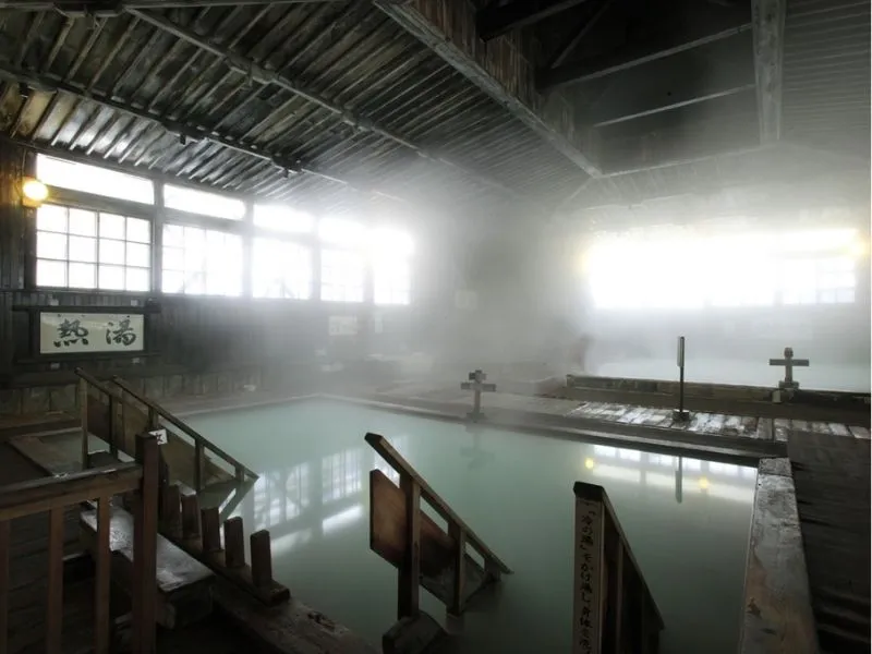 Sukayu Onsen biểu tượng bồn tắm nghìn người