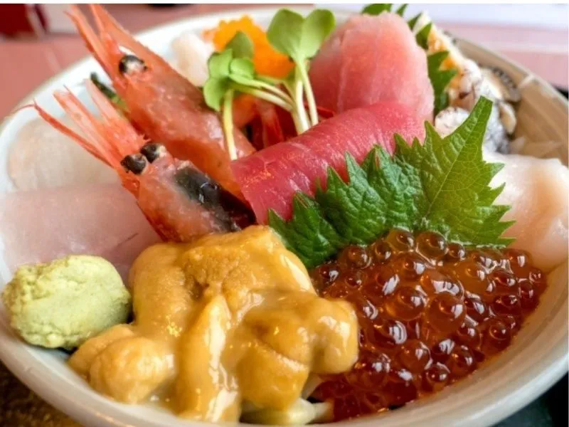 Nokkedon món cơm hải sản nổi tiếng