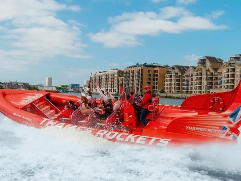 Sông Thames bằng tàu cao tốc