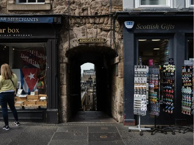 “Close” và “wynd” độc đáo ở Royal Mile