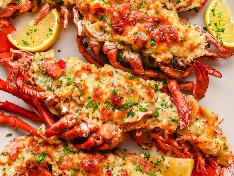Tôm hùm Thermidor nướng (Roasted Half Lobster Thermidor)