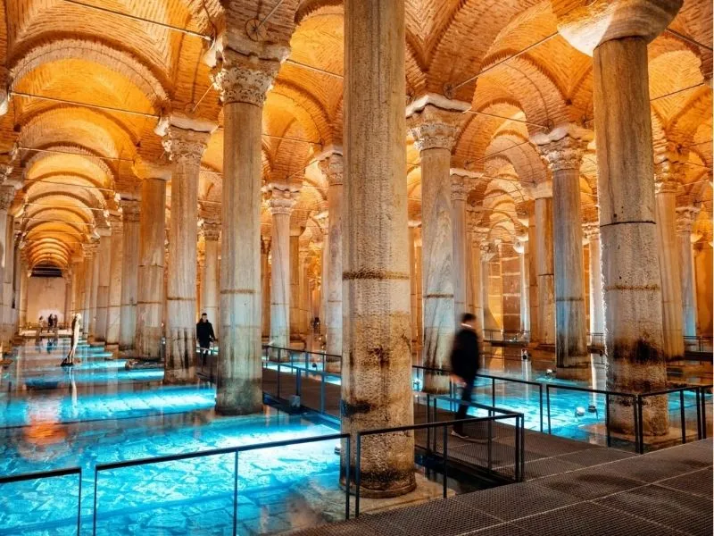 Basilica Cistern - Kỳ quan ẩn mình dưới lòng đất Istanbul