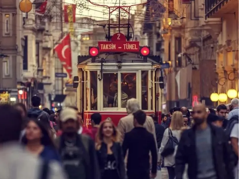 Dạo bước trên đại lộ Istiklal – Linh hồn của Istanbul Taksim