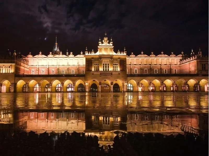 Lịch sử hình thành và phát triển Hội trường Cloth Hall