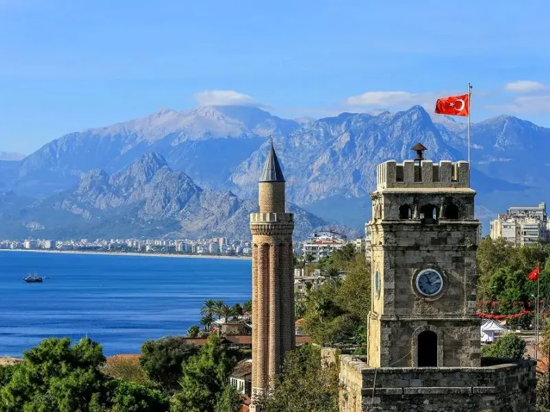 Nên ghé thăm Antalya từ tháng 6 đến tháng 9