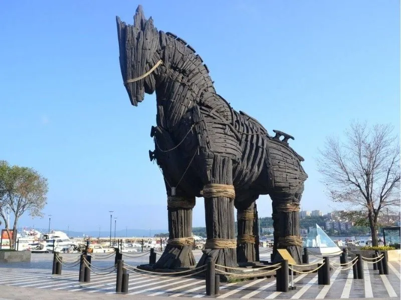 Con ngựa gỗ thành Troy