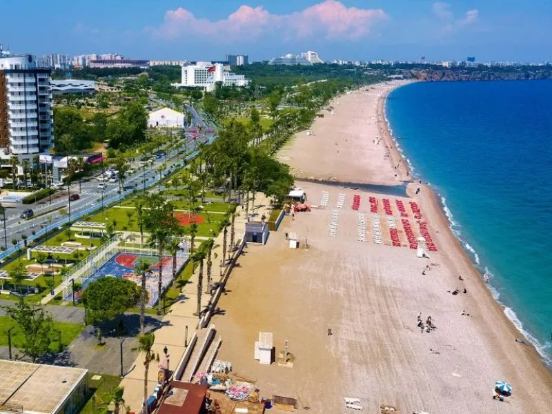 Bãi biển Konyaaltı