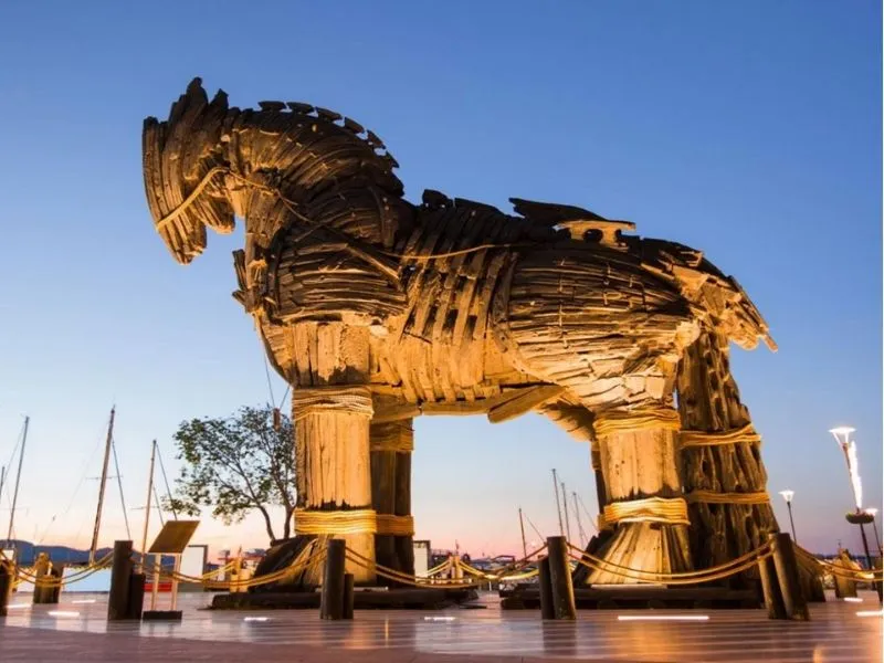 Chiêm ngưỡng Ngựa gỗ Thành Troy