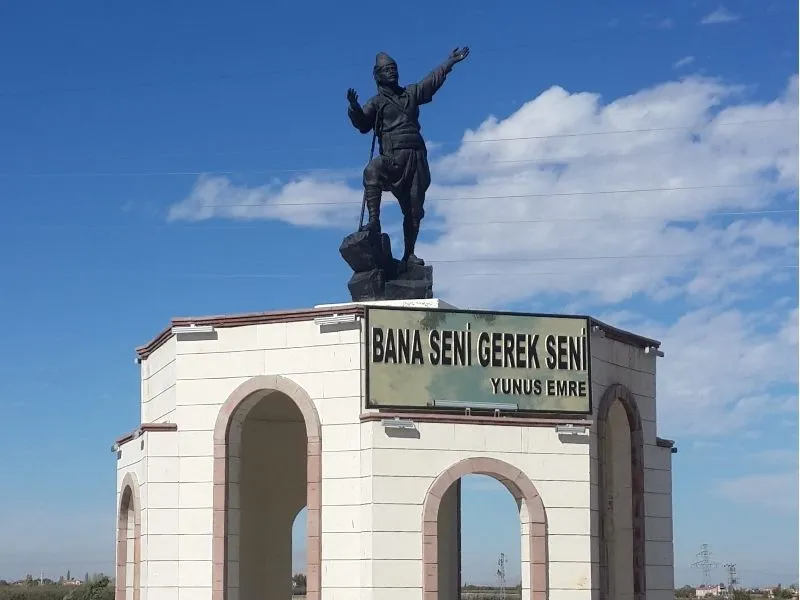 Mộ của nhà thơ Yunus Emre