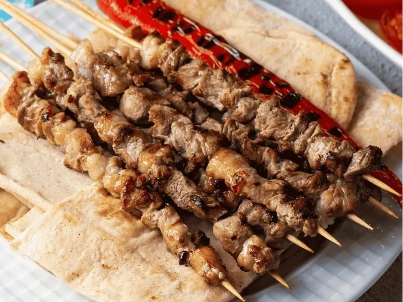 çöp şiş thịt xiên nướng nhỏ kiểu Thổ Nhĩ Kỳ