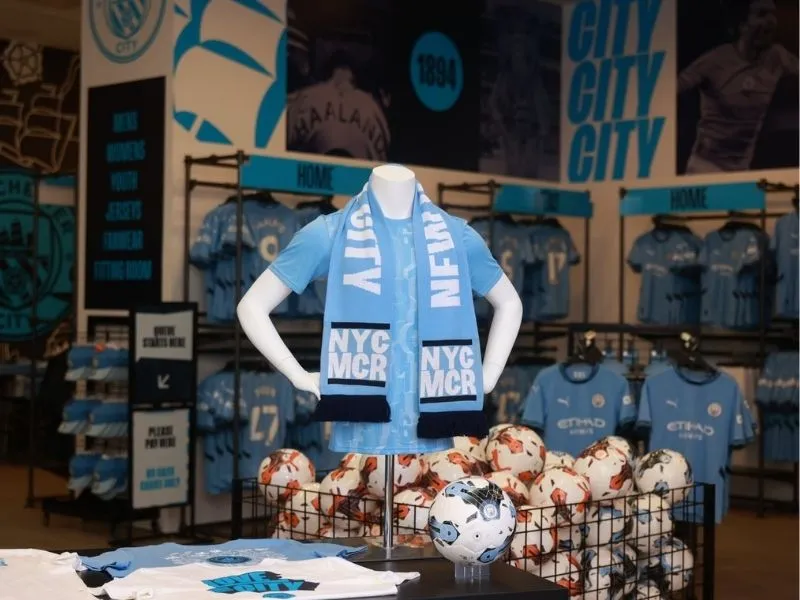 Các món quà lưu niệm tại City Store