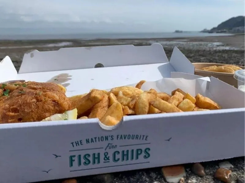 Fish & chips ven biển Swansea Wales