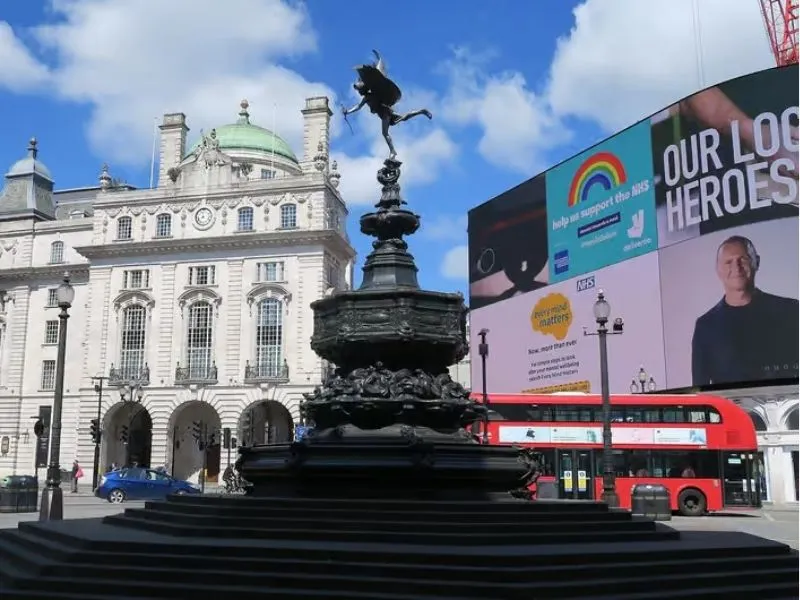 Thời điểm lý tưởng trong năm để du lịch Piccadilly Circus