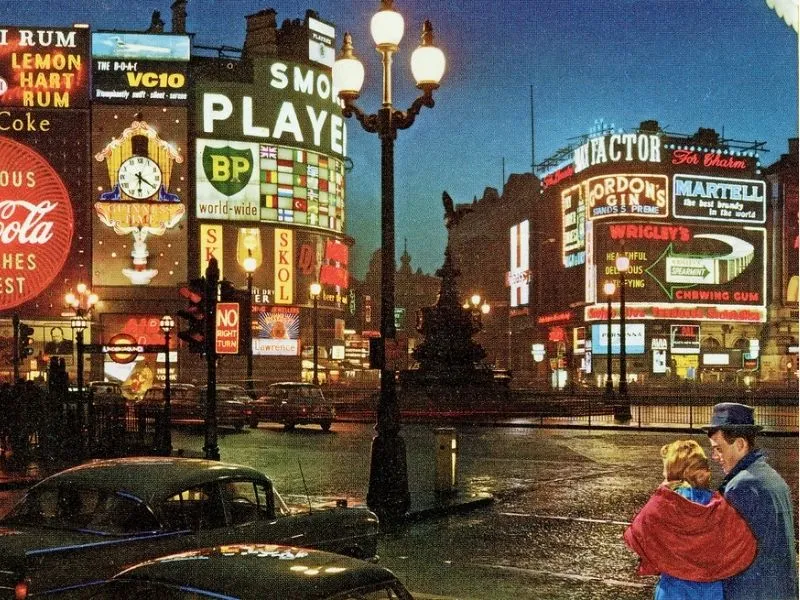 Di chuyển đến Piccadilly Circus