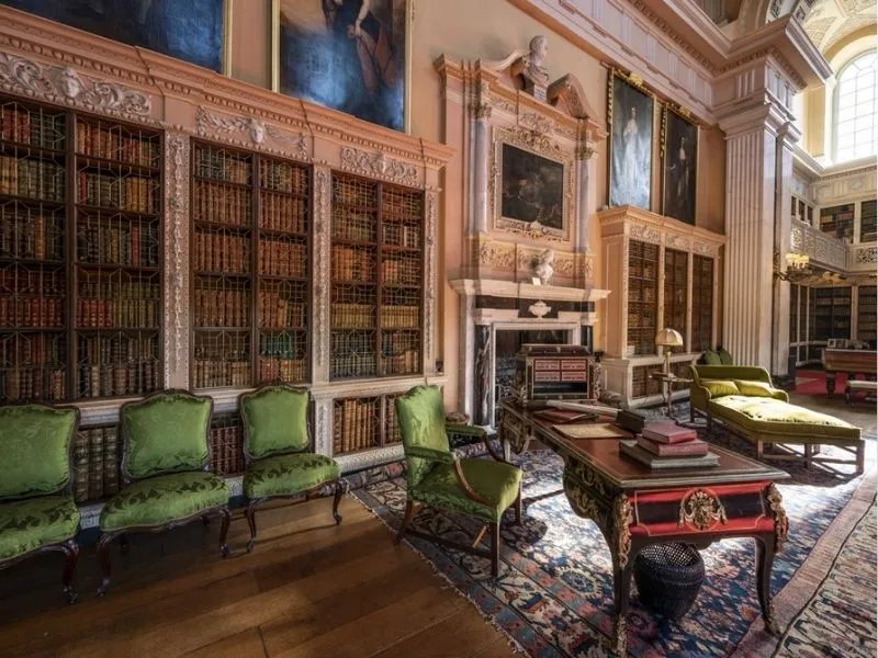 Thư viện trong cung điện