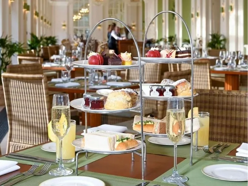 Trà chiều tại The Orangery Restaurant