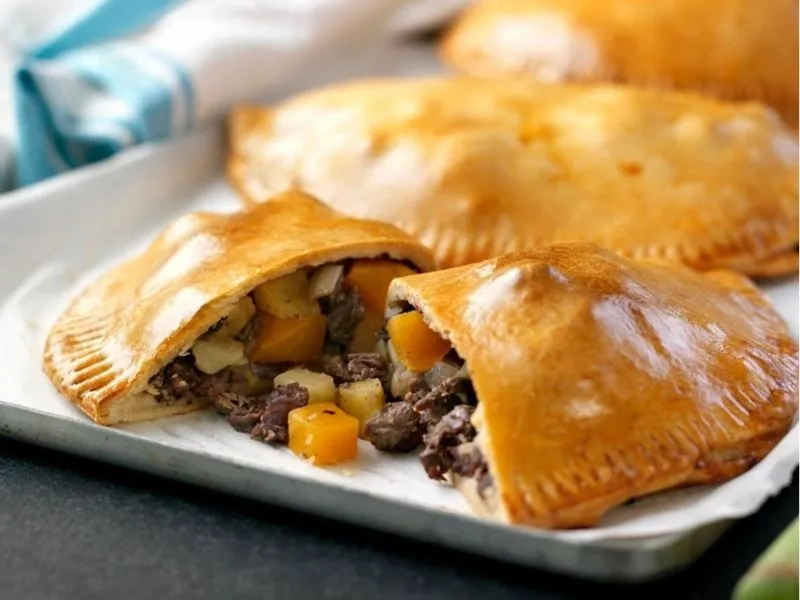 Món bánh “Cornish pasty” trứ danh vùng Tây Nam
