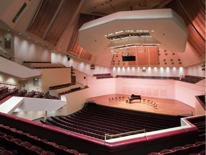 Royal Concert Hall - Điểm hẹn của âm nhạc và nghệ thuật