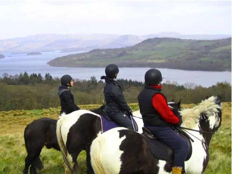 Cưỡi Ngựa Ngắm Cảnh tại Loch Lomond