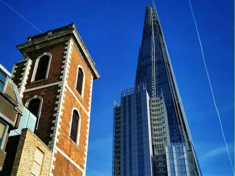 Kiến trúc tòa nhà