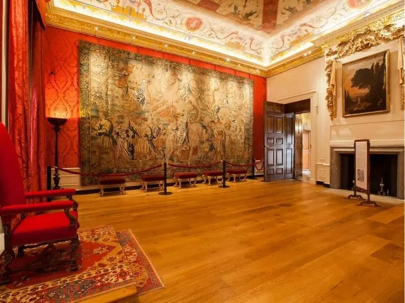 Không gian bên trong cung điện