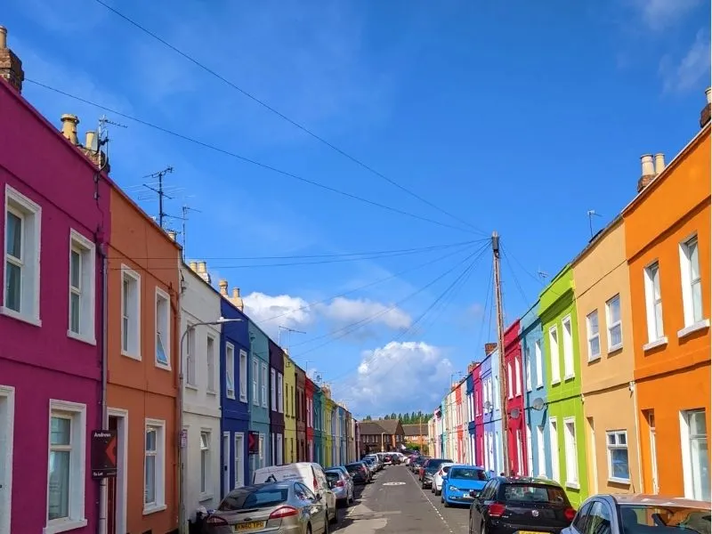 Những ngôi nhà đầy màu sắc ở đường Nettleton