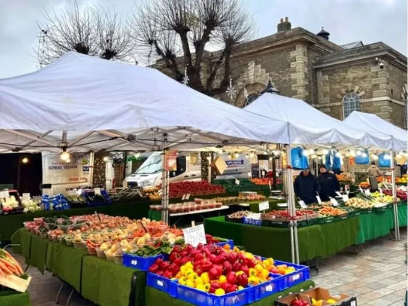 Chợ Salisbury Charter đầy màu sắc