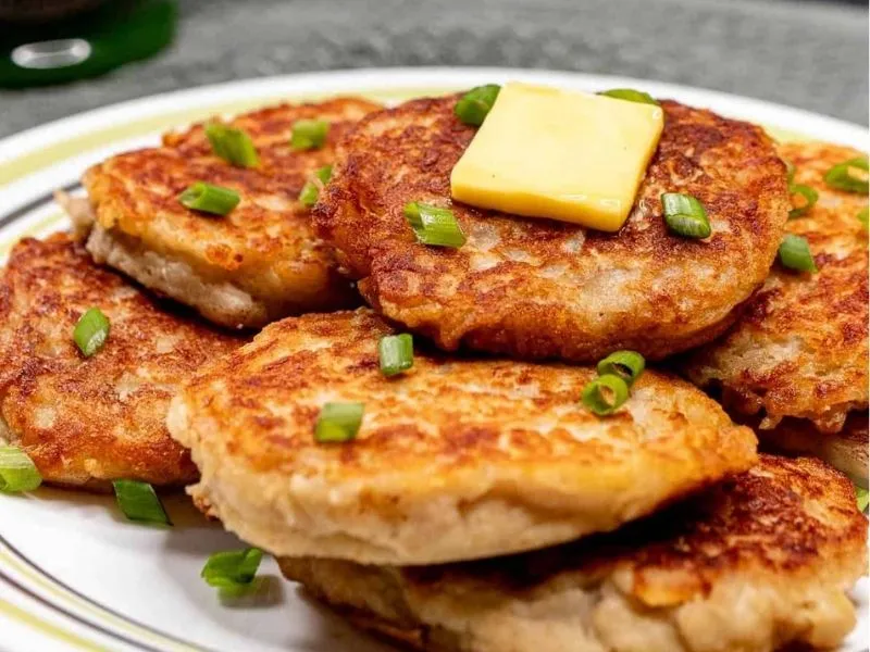 Boxty, loại bánh khoai tây chiên giòn hoặc hấp mềm