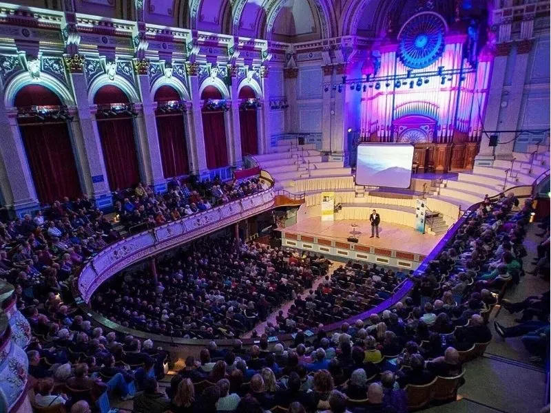 Huddersfield Town Hall - Kiến trúc mang đậm dấu ấn Victorian