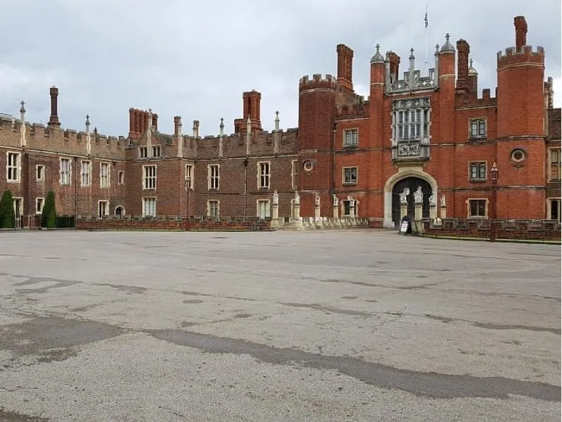 Làm thế nào để đến Cung điện Hampton Court