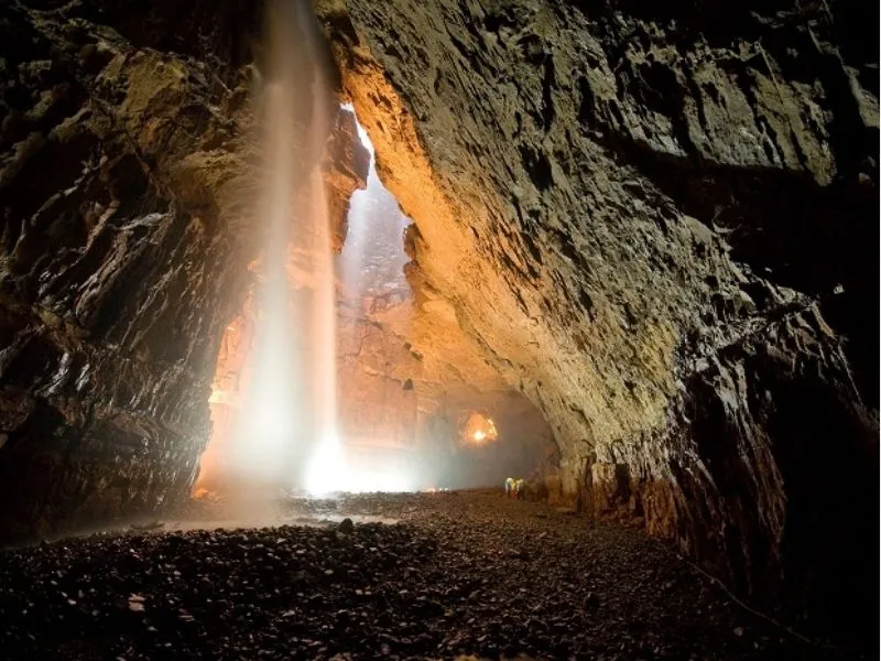 Mạng lưới hang động ngầm kỳ bí